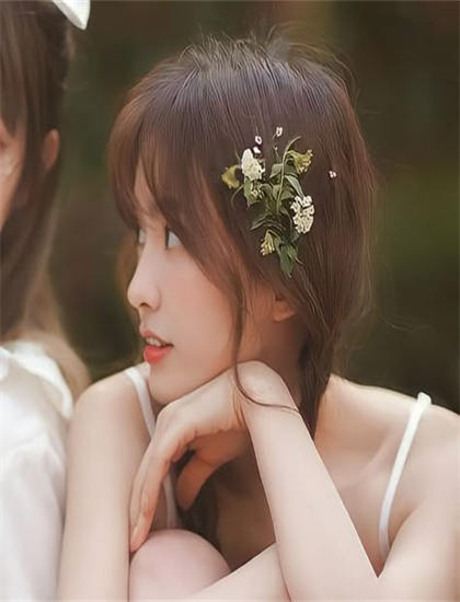 带你走进《沉迷欲望的丰满女老板》的幕后世界：美术设计的灵感来源 体会团队合作的力量